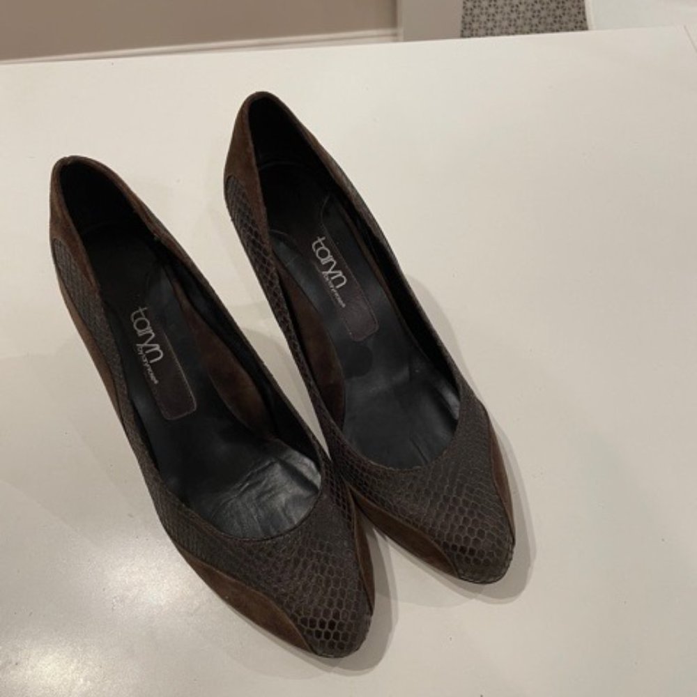 Taryn Rose Women's Suede Pumps Size 9